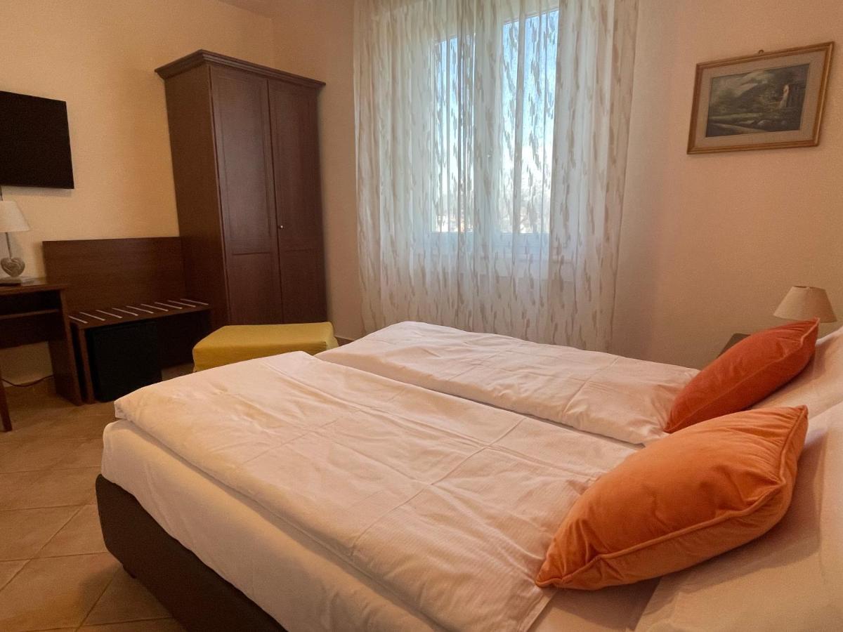 Bed & Breakfast Betty's House 3*