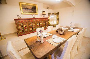 Bed & Breakfast Betty's House