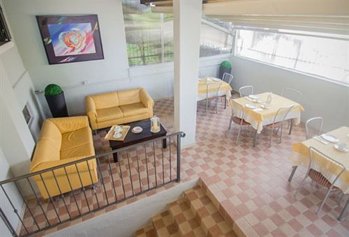 Betty's House Bed & Breakfast