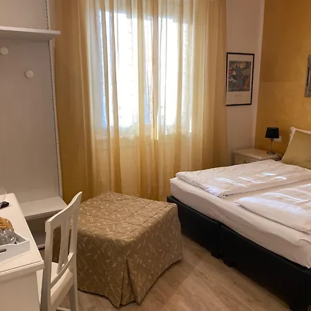 Betty'S House Bed & Breakfast Lazise Exterior photo