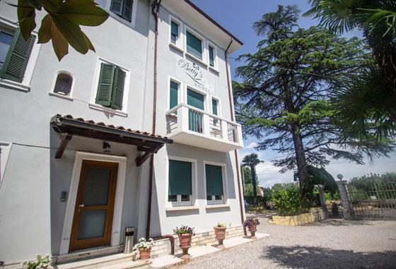 Bed and breakfast Betty's House 3*